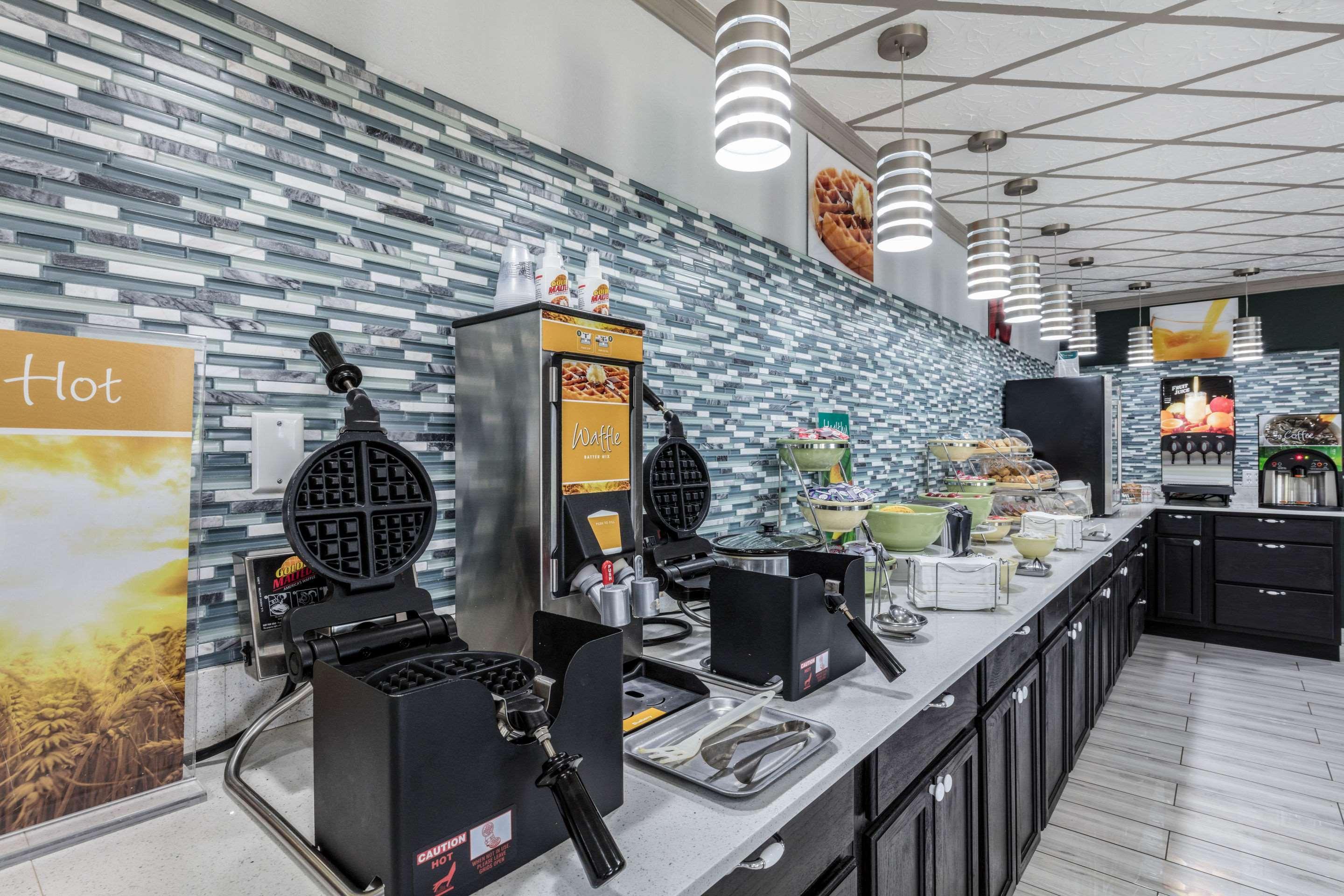 Quality Inn Forrest City I-40 Екстер'єр фото